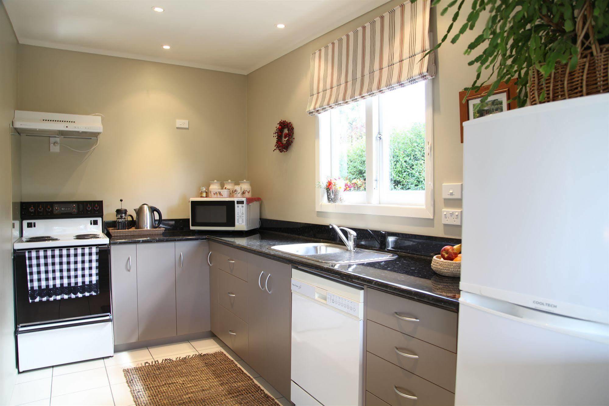 Bradleys Garden Bed And Breakfast Taumarunui Exterior photo