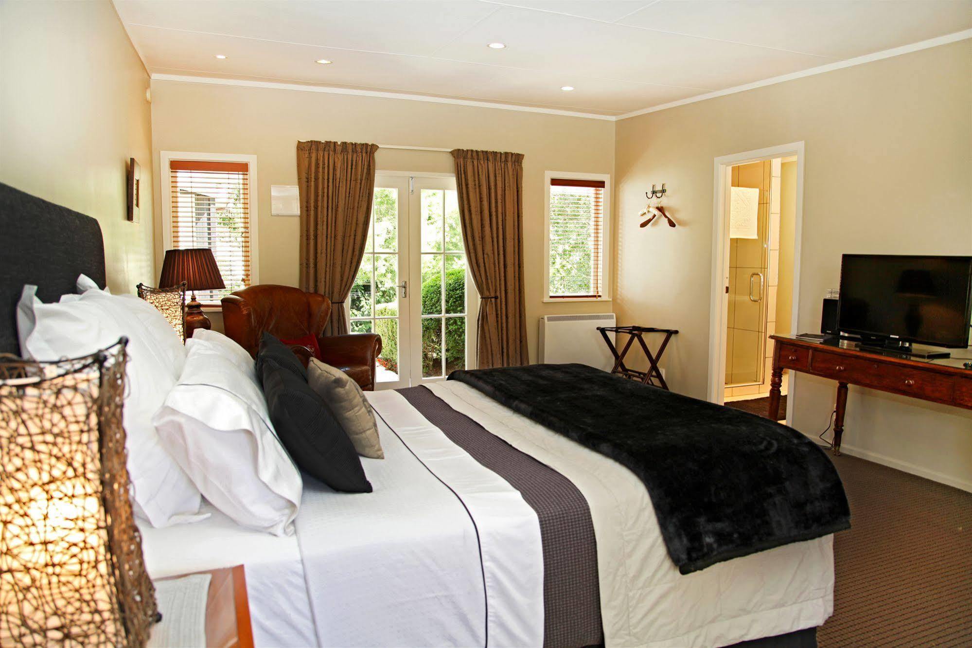 Bradleys Garden Bed And Breakfast Taumarunui Exterior photo